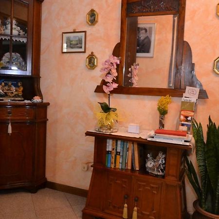 B&B Il Pavone 부세토 외부 사진