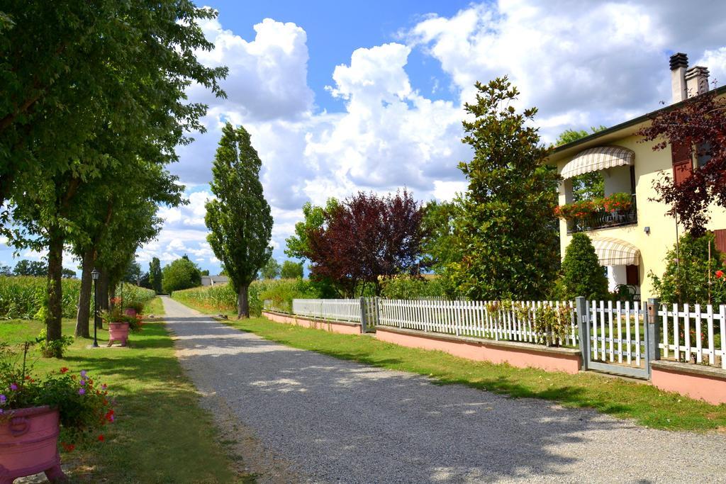 B&B Il Pavone 부세토 외부 사진