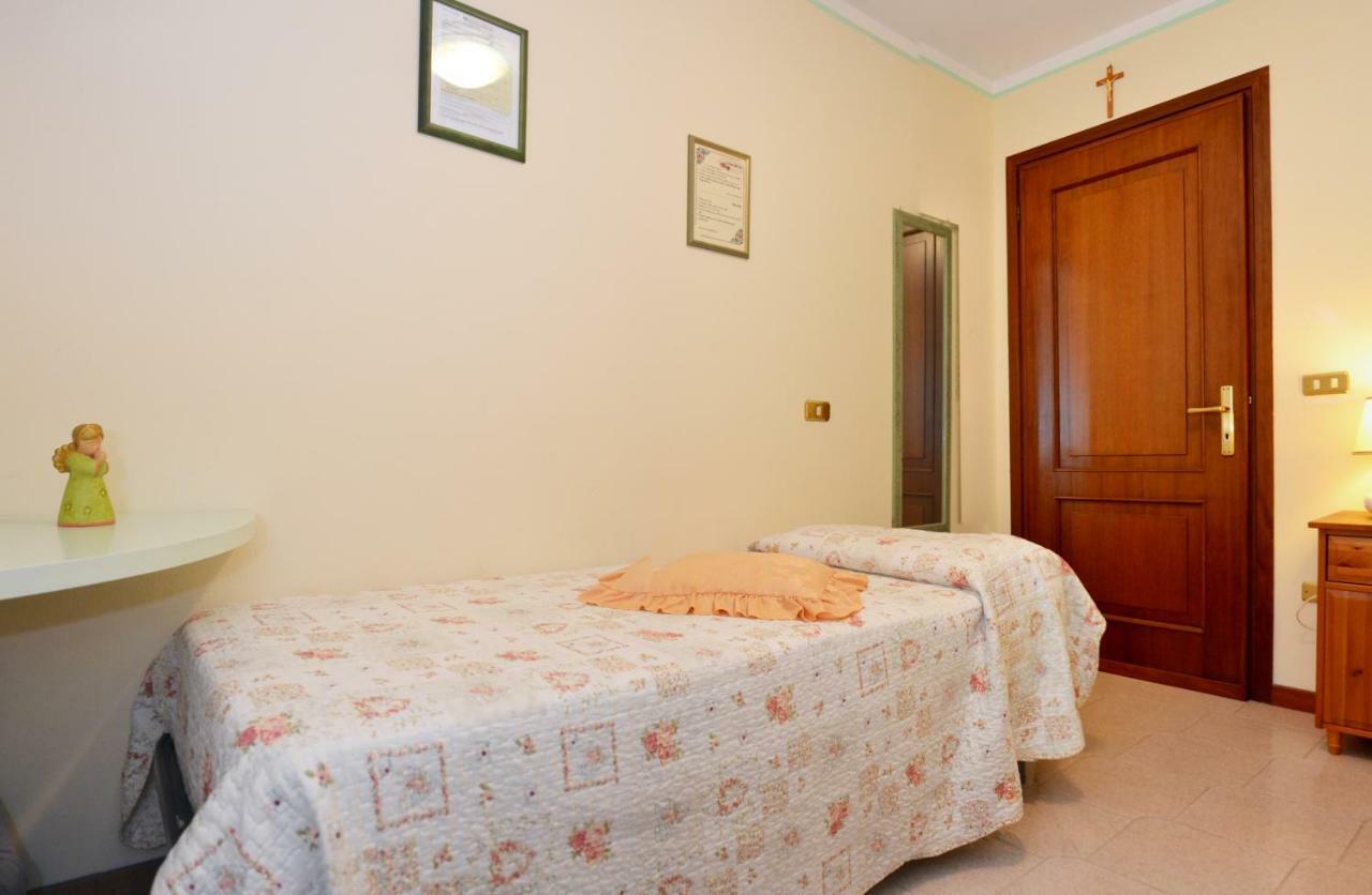 B&B Il Pavone 부세토 외부 사진