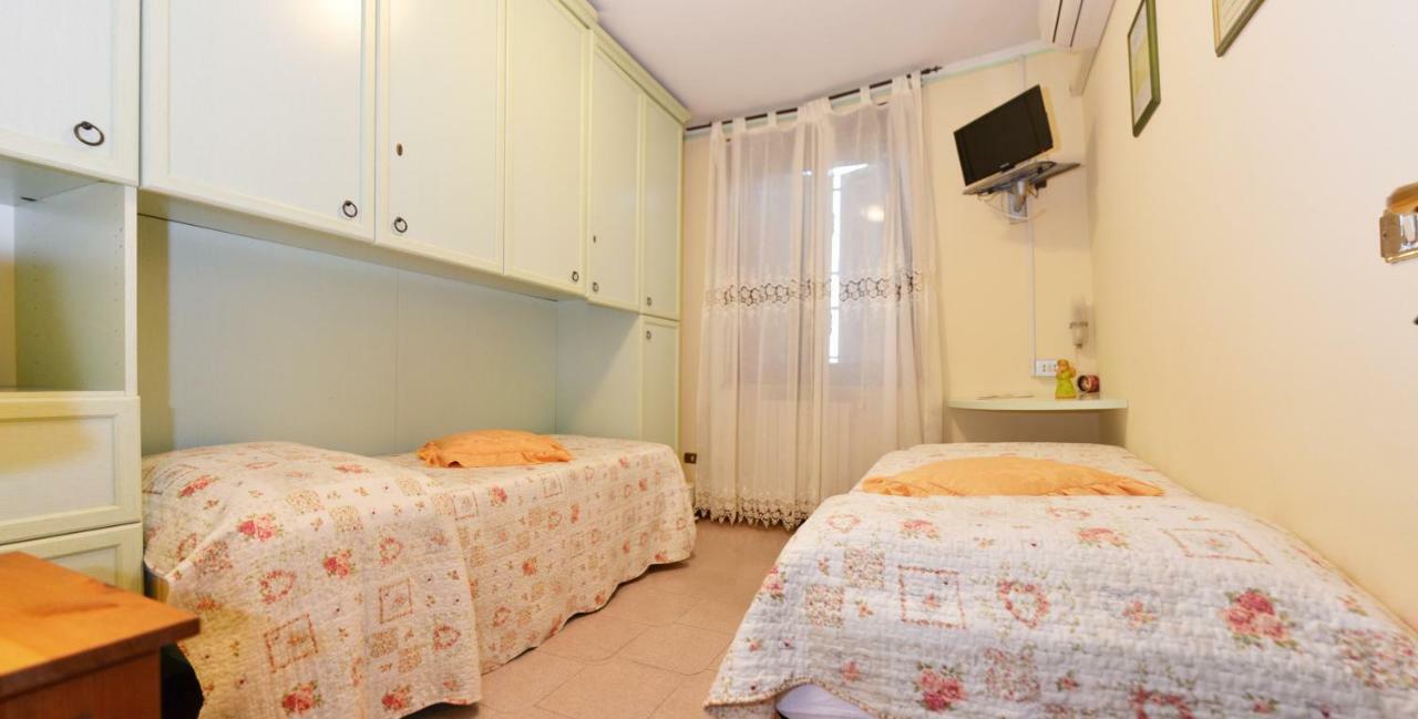 B&B Il Pavone 부세토 외부 사진