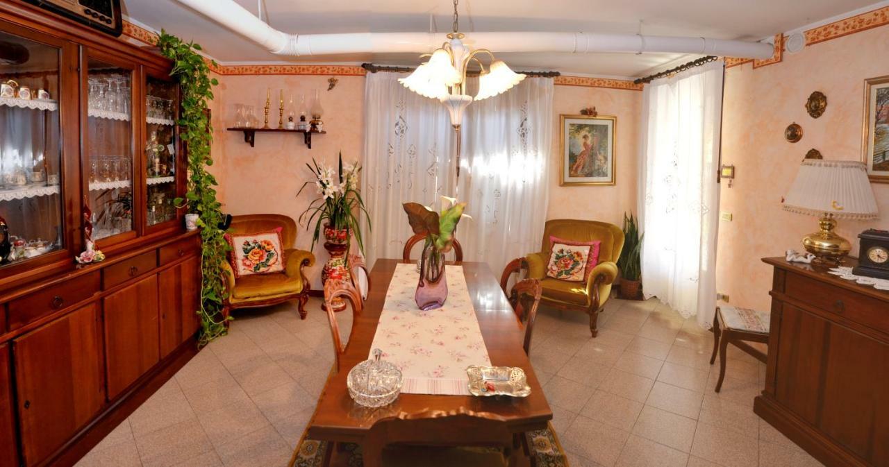B&B Il Pavone 부세토 외부 사진
