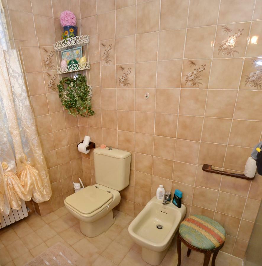B&B Il Pavone 부세토 외부 사진