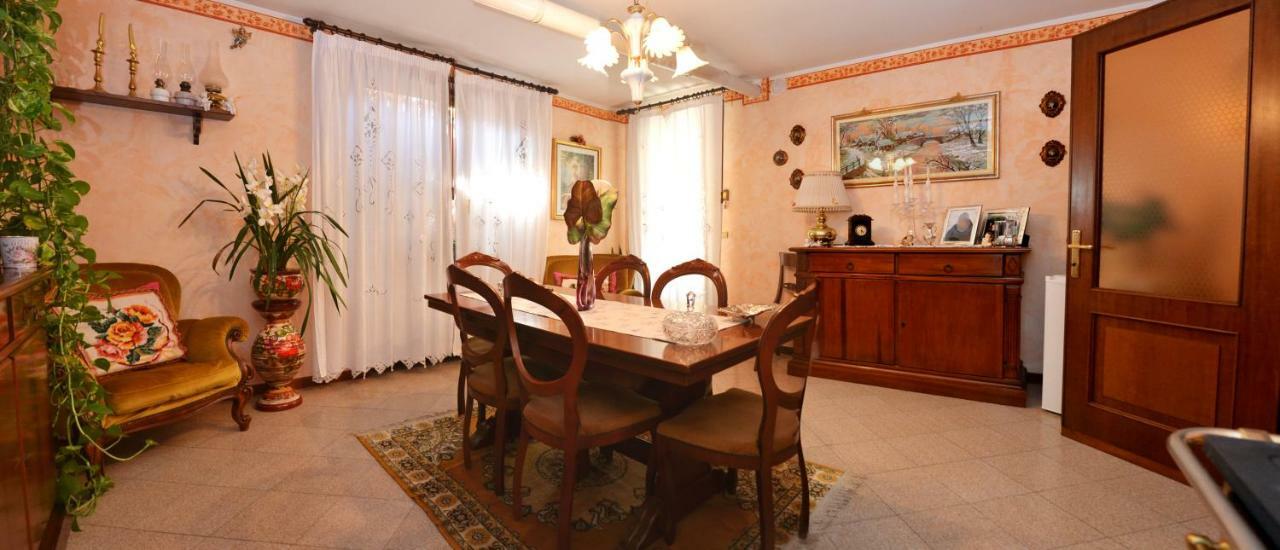 B&B Il Pavone 부세토 외부 사진
