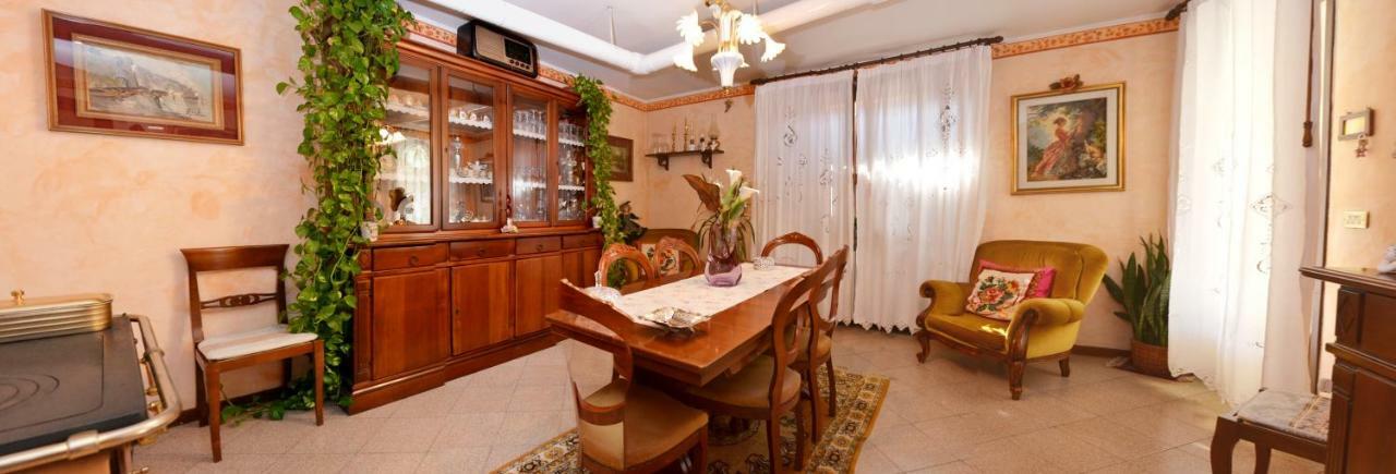B&B Il Pavone 부세토 외부 사진